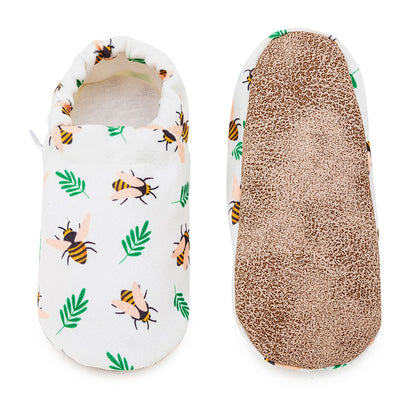 Soft organic cotton baby shoes in Bee design, perfect for first walkers and little explorers.