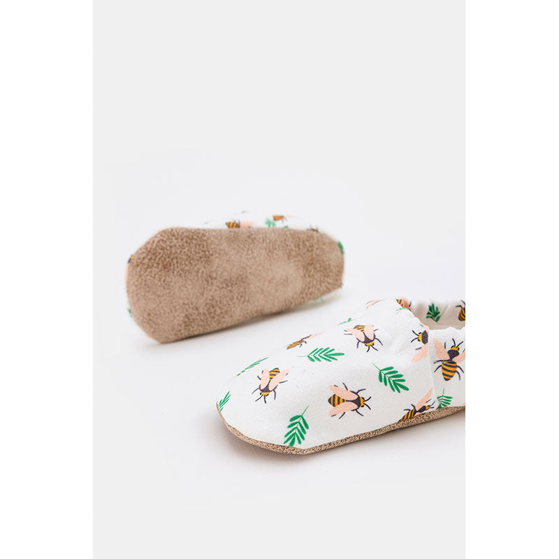 Soft organic cotton baby shoes with Bee design, perfect for first walkers and little explorers. 