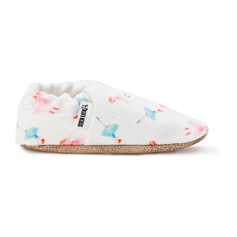 Soft organic cotton baby shoes with Ballerina design, perfect for first walkers and little explorers. Left view.